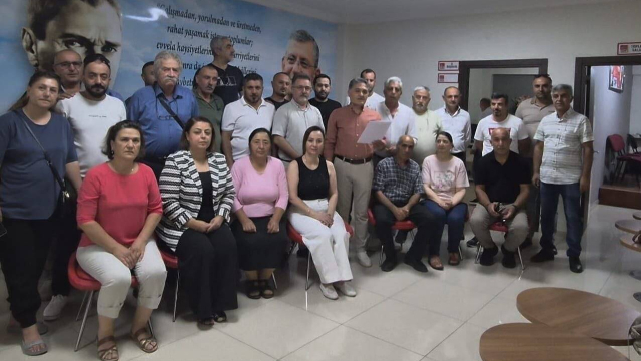 CHP Erzincan’da deprem: Örgüt üyeleri ve belediye başkanları istifa etti